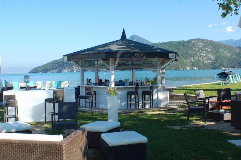 La Baie Des Voiles 3 Chambres 4 A 6 Personnes Au Bord Du Lac Plage Privee Duingt Exterior foto
